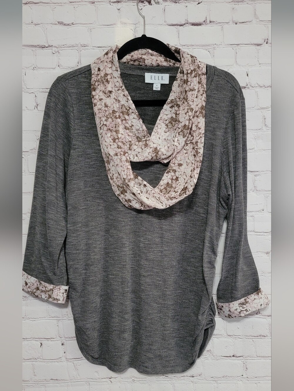 Elle Gray Top with Floral Infinity Scarf XL